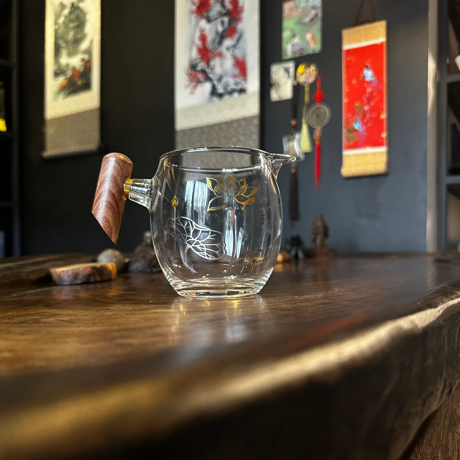 Сливник лотос