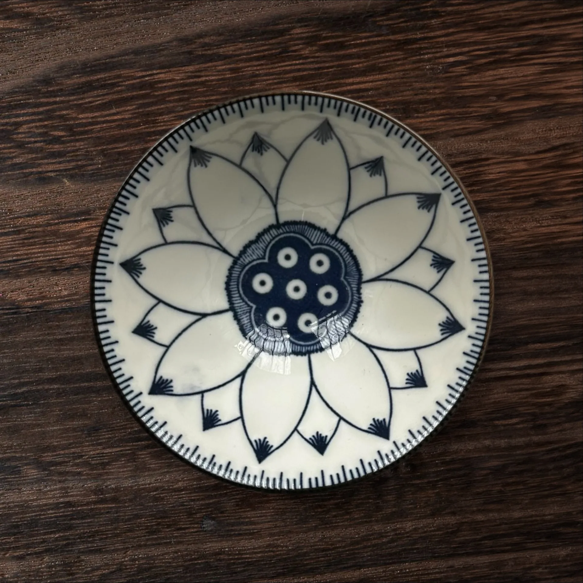 Пиала узор острые листья