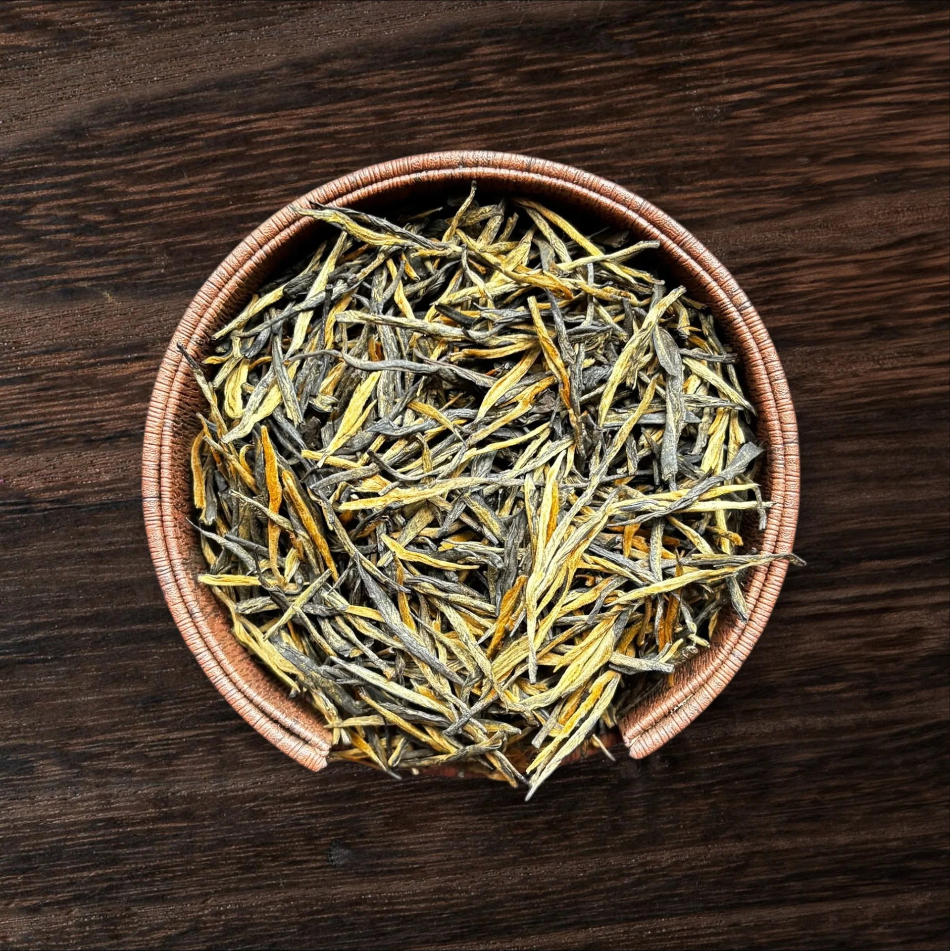 Дянь Хун Сун Чжэнь сосновые иглы